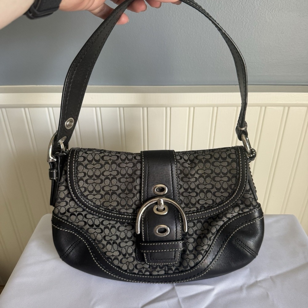 COACH Vintage Y2K Soho Signature Small Flap Shoulder Bag Purse Khaki Tan Leather